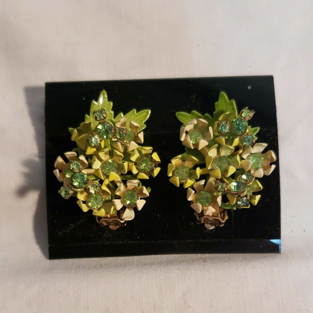 Green Flowers And Leaves Vintage Clip On Earrings